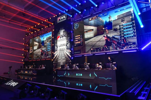 JackeyLove ：对面AD英雄池顺手的只有这几只 这版本不太厉害 没做特别针对