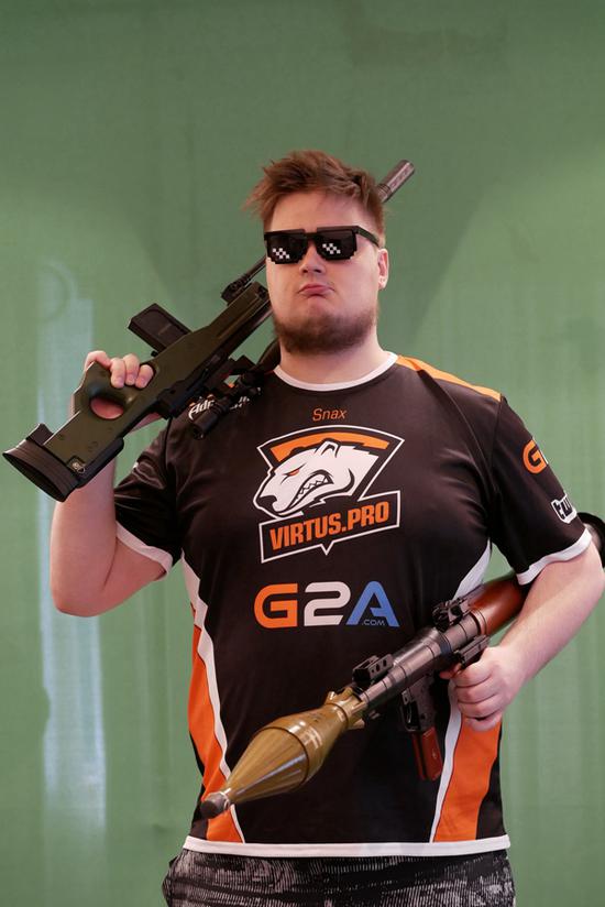 Uzi ：比赛不可能一把不赢 拼了命也要赢一把 那把很有可能是K神队